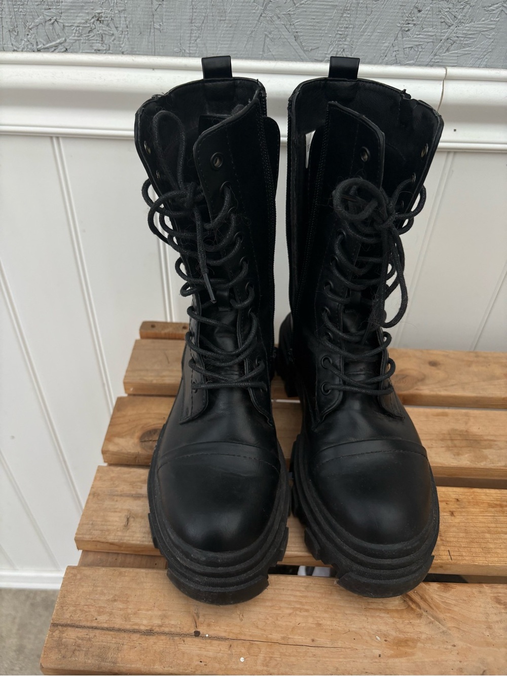 Dream Pairs Black Lace-Up Platform Combat Boots